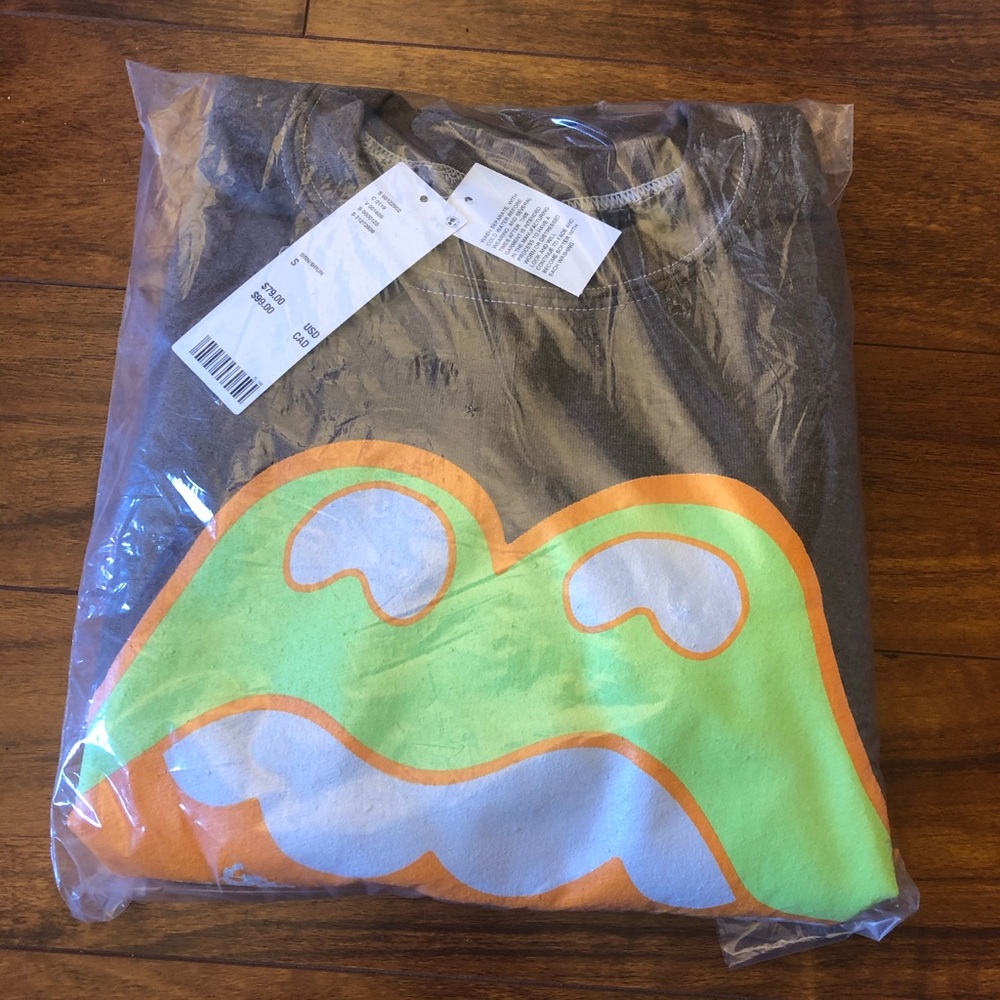 NEW! Urban Outfitters graphic sweatshirt NWT - Picture 8 of 8